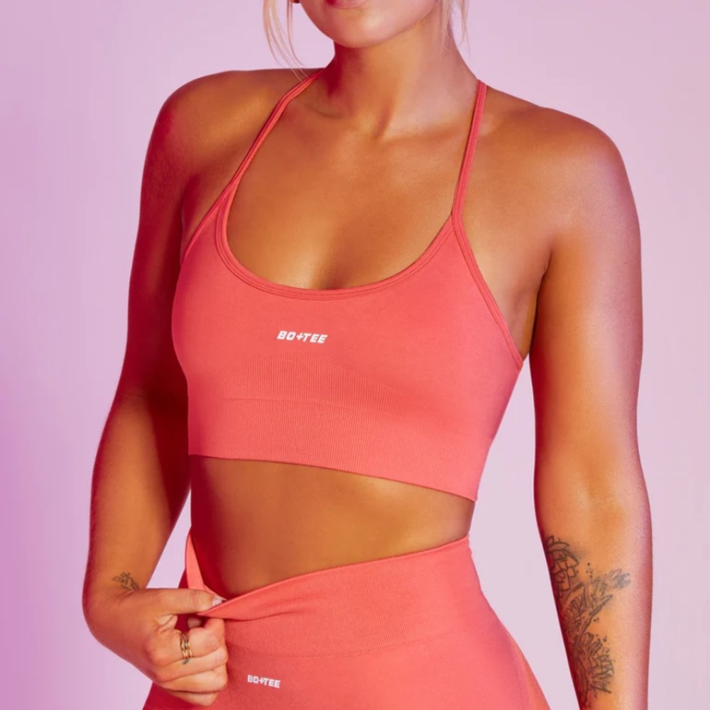 Bo+tee circuit scoop neck sports bra